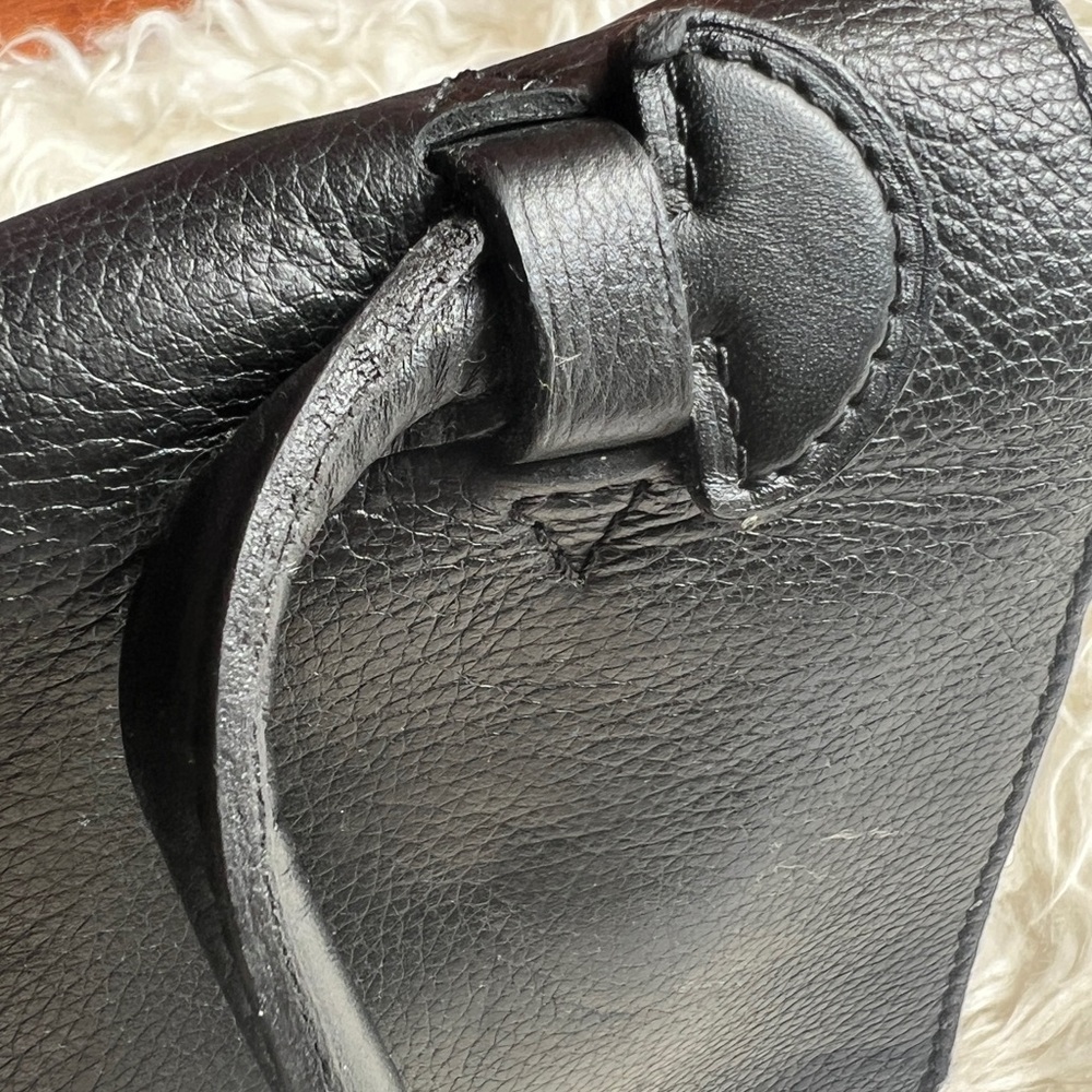 Auth Louis Vuitton LockMe Noir MM | Price Firm - Picture 8 of 16